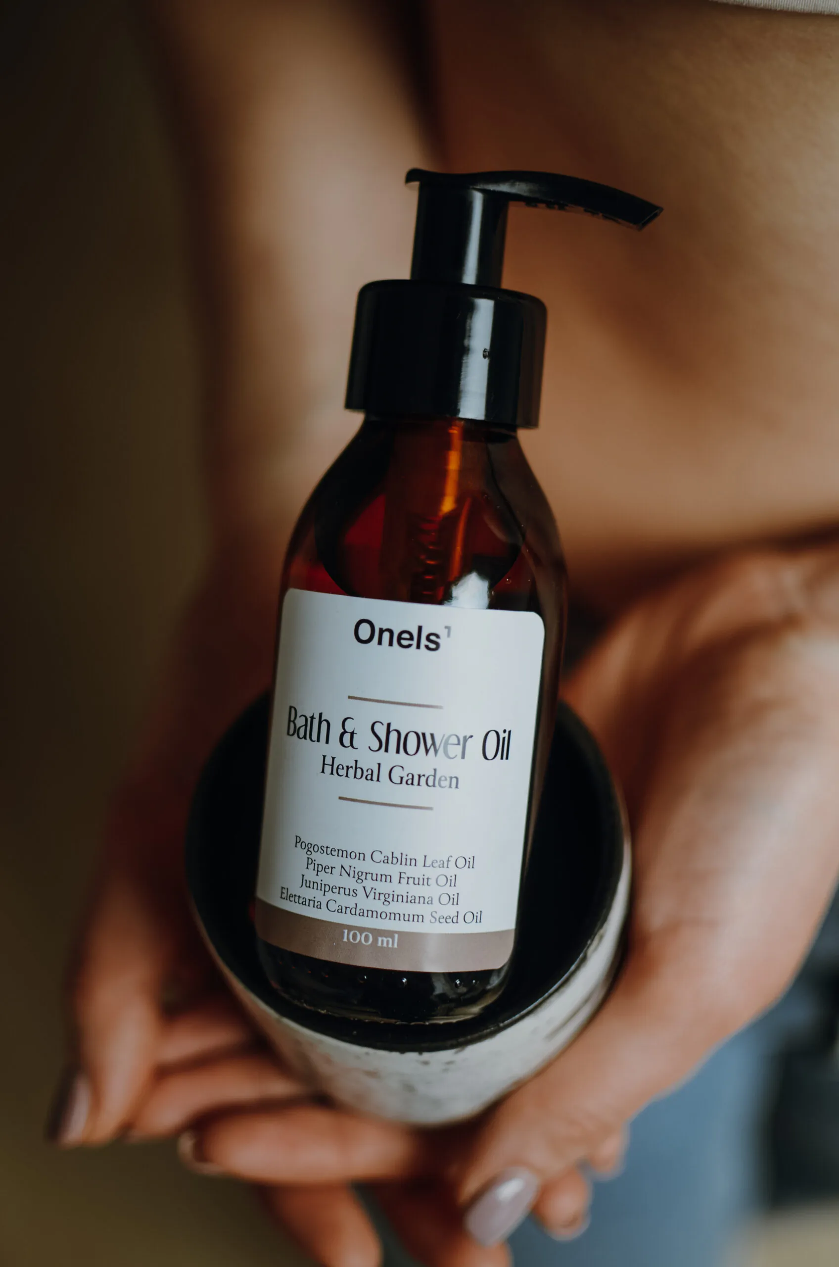 Aromaterapeutyczny olejek pod prysznic i do kąpieli – Bath & Shower Oil Herbal Garden - obrazek 3